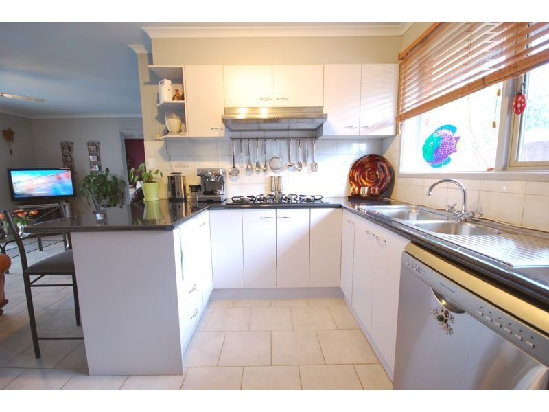 14 Broome Crescent, Cranbourne North VIC 3977