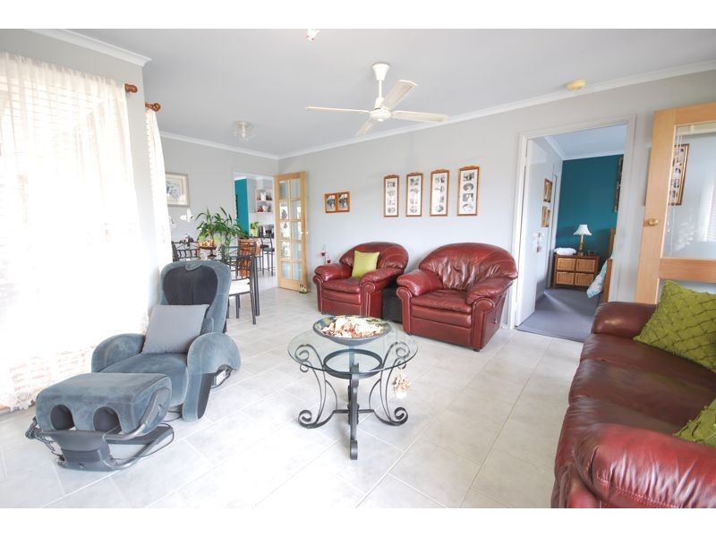 14 Broome Crescent, Cranbourne North VIC 3977