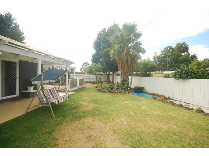 25 Strafford Avenue, Cranbourne VIC 3977