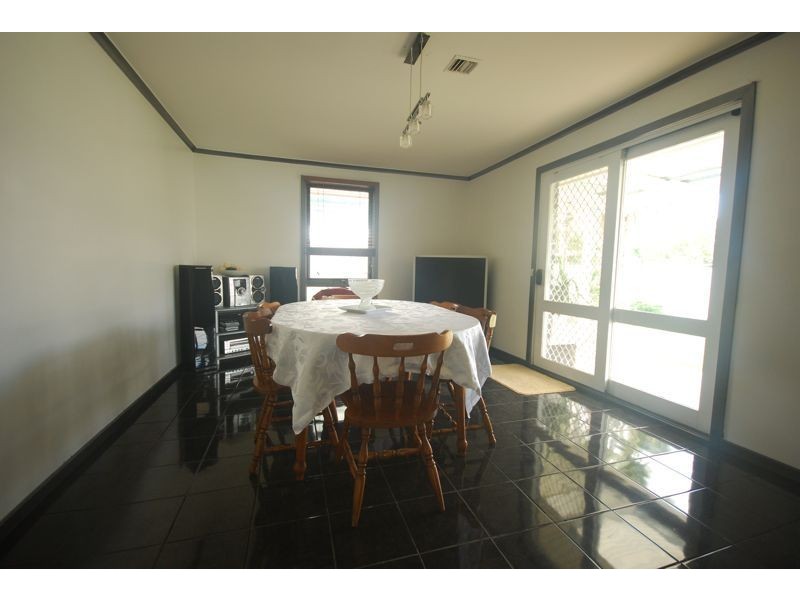 25 Strafford Avenue, Cranbourne VIC 3977