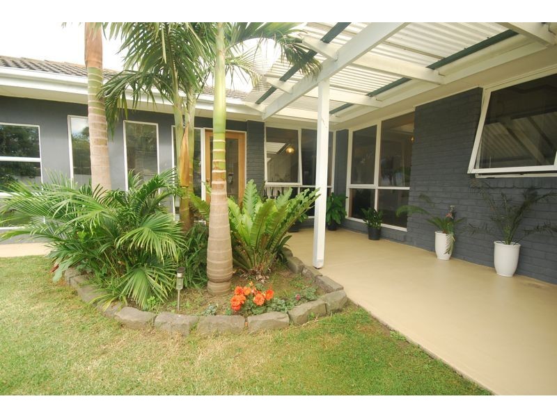 25 Strafford Avenue, Cranbourne VIC 3977