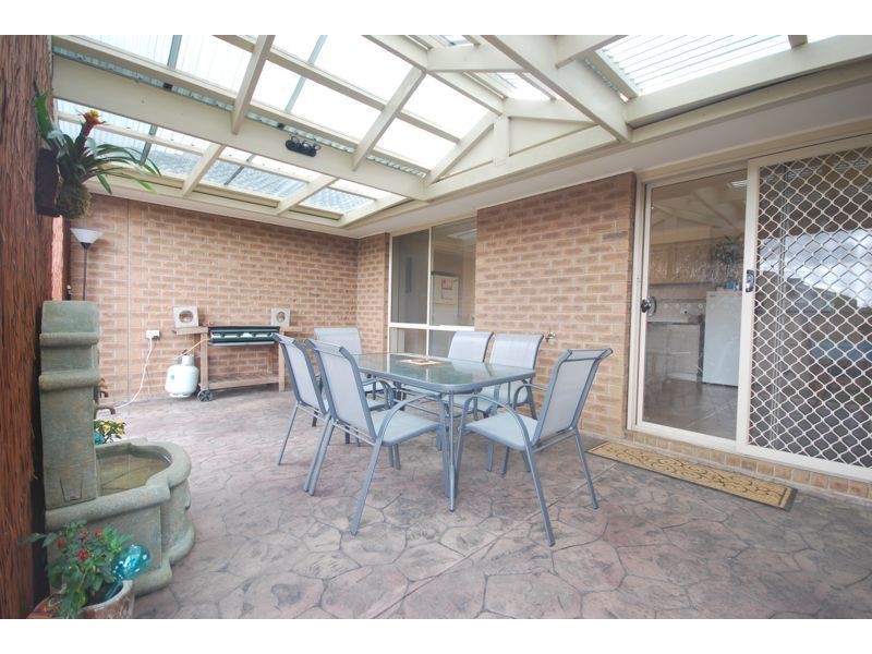 27 Robusta Avenue, Cranbourne VIC 3977