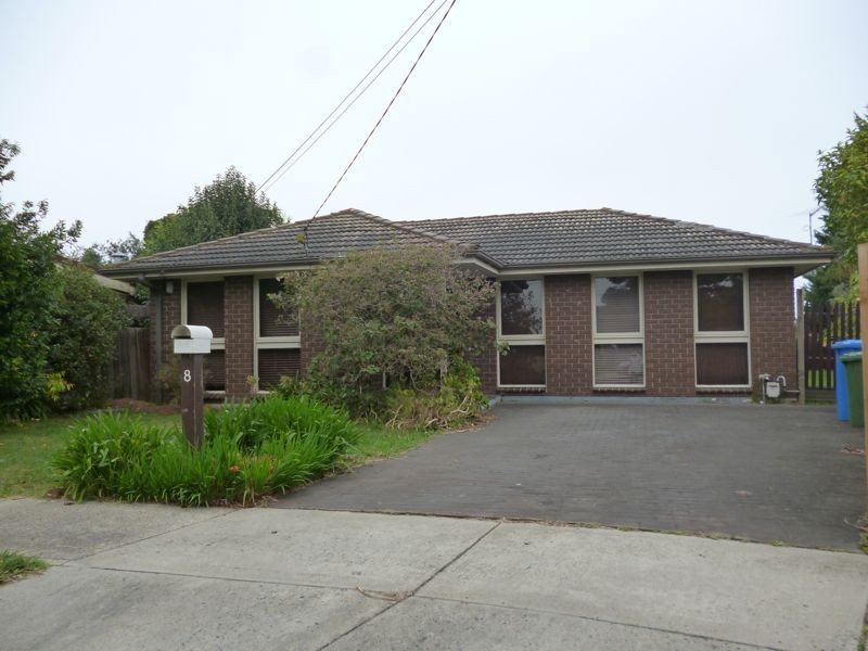 8 Carole Court, Cranbourne VIC 3977