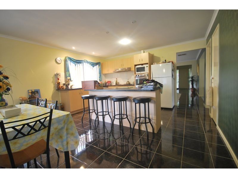14 Scotsdale Drive, Cranbourne East VIC 3977