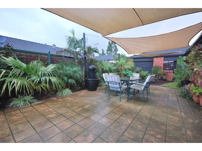 14 Scotsdale Drive, Cranbourne East VIC 3977