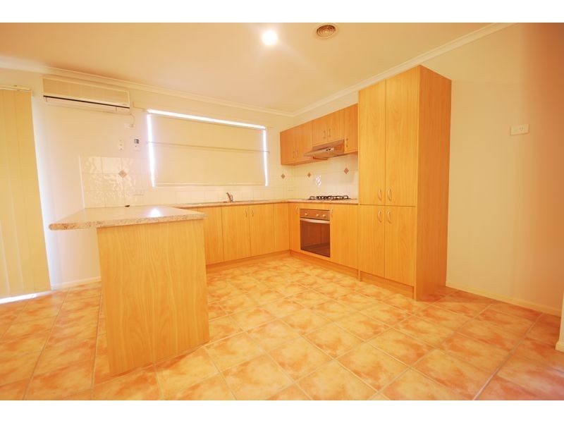 54 Cornwell Crescent, Cranbourne East VIC 3977