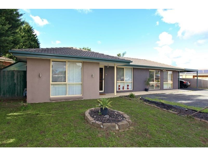 25 Strafford Avenue, Cranbourne VIC 3977