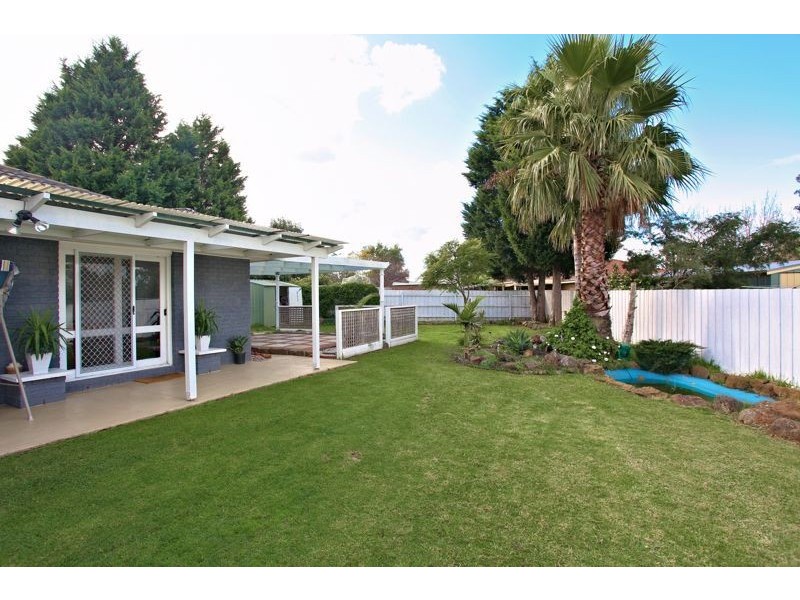 25 Strafford Avenue, Cranbourne VIC 3977
