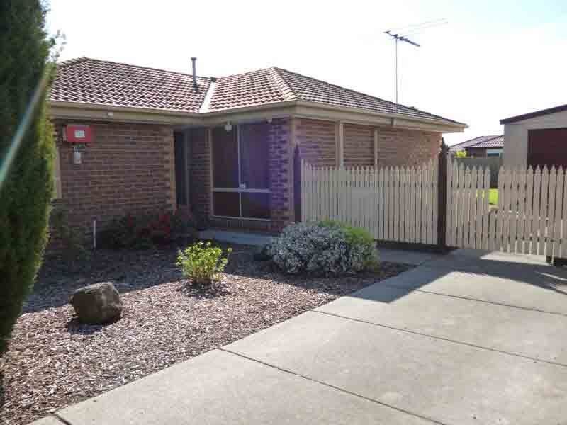 9 Megan Close, Cranbourne West VIC 3977