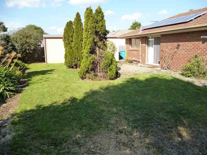 9 Megan Close, Cranbourne West VIC 3977