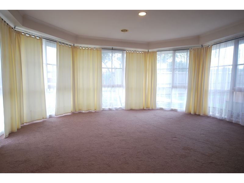 2 Joyce Street, Cranbourne VIC 3977