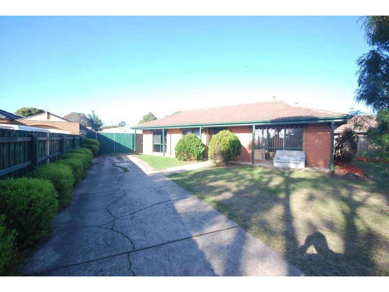 101 Endeavour Drive, Cranbourne North VIC 3977