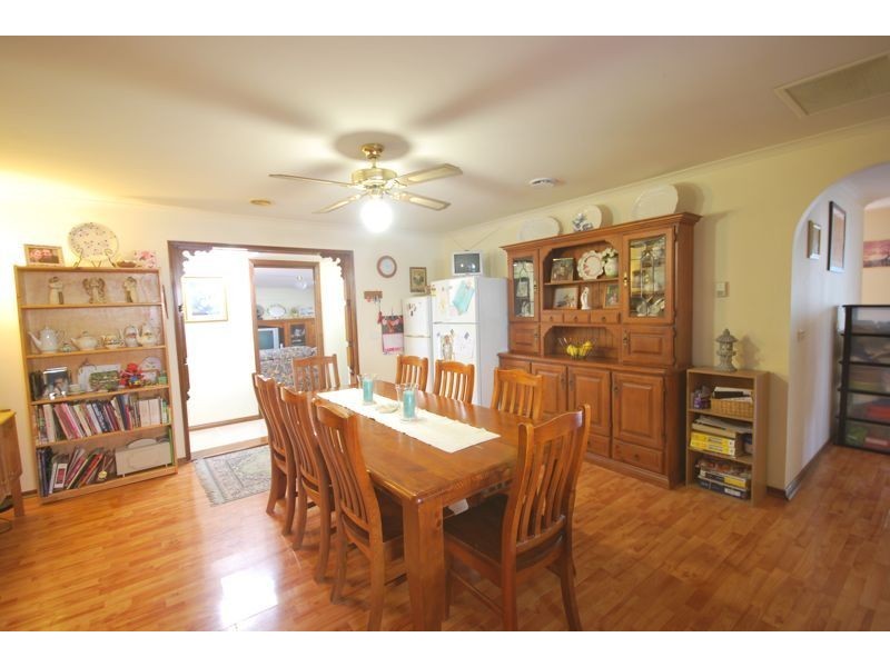 29 Samantha Crescent, Cranbourne North VIC 3977