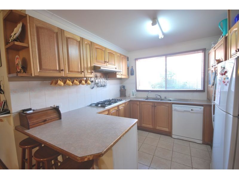 29 Samantha Crescent, Cranbourne North VIC 3977