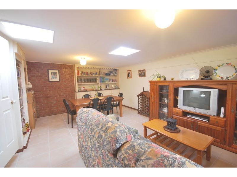 29 Samantha Crescent, Cranbourne North VIC 3977