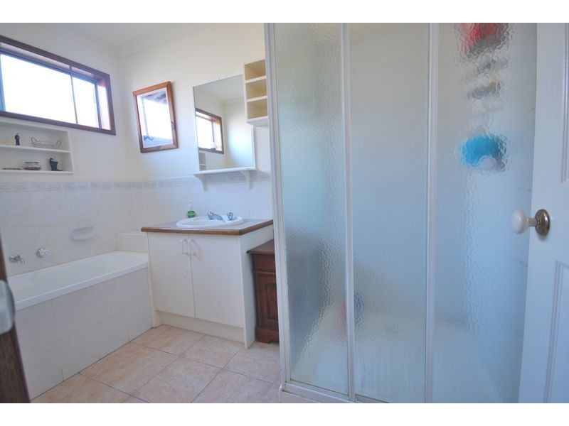 29 Samantha Crescent, Cranbourne North VIC 3977