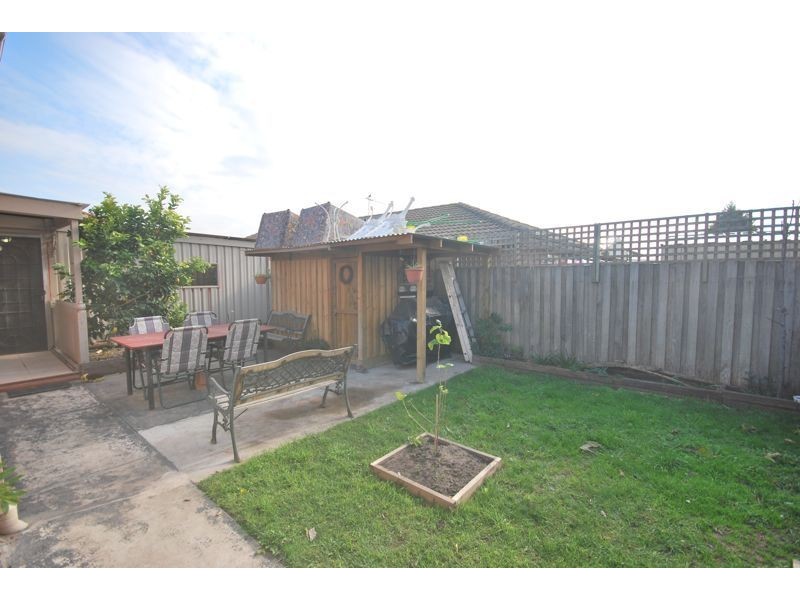 29 Samantha Crescent, Cranbourne North VIC 3977