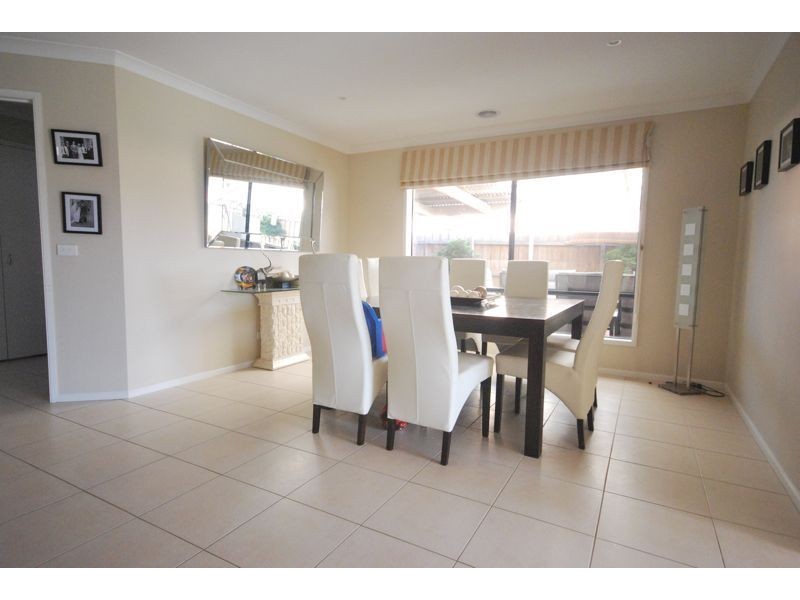 6 Arklow Court, Cranbourne VIC 3977