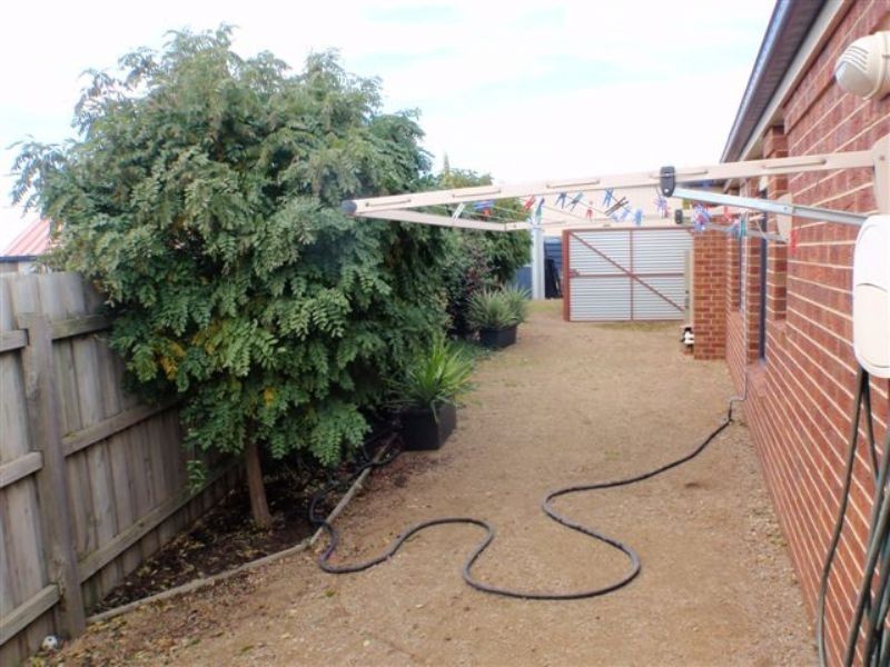 6 Arklow Court, Cranbourne VIC 3977