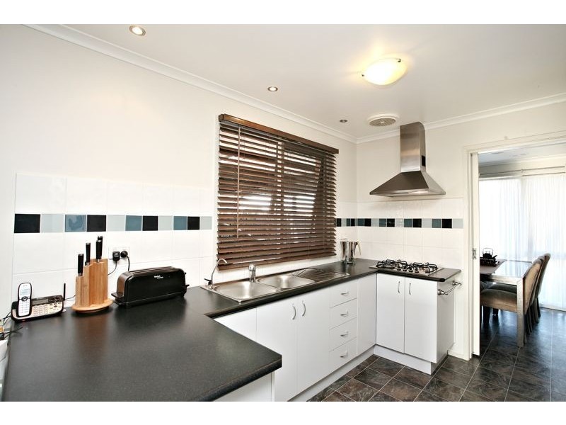 7 Josephine Avenue, Cranbourne North VIC 3977