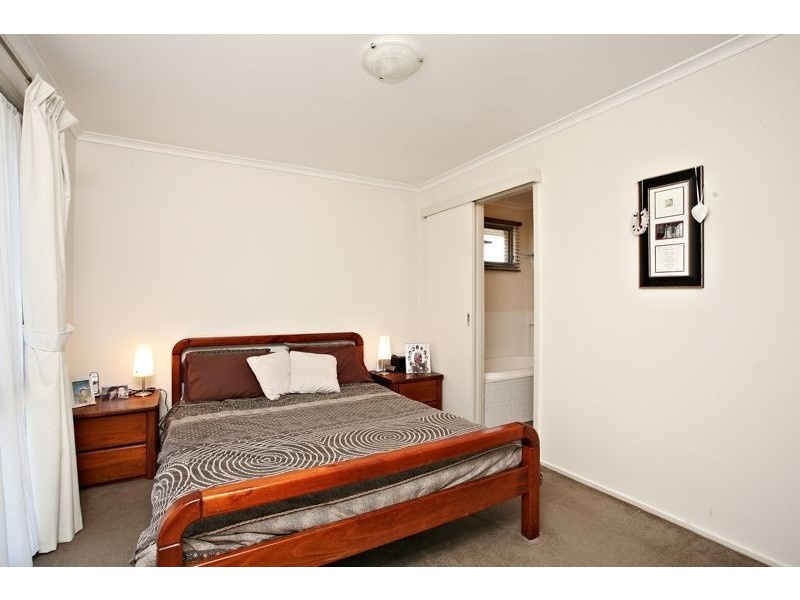 7 Josephine Avenue, Cranbourne North VIC 3977