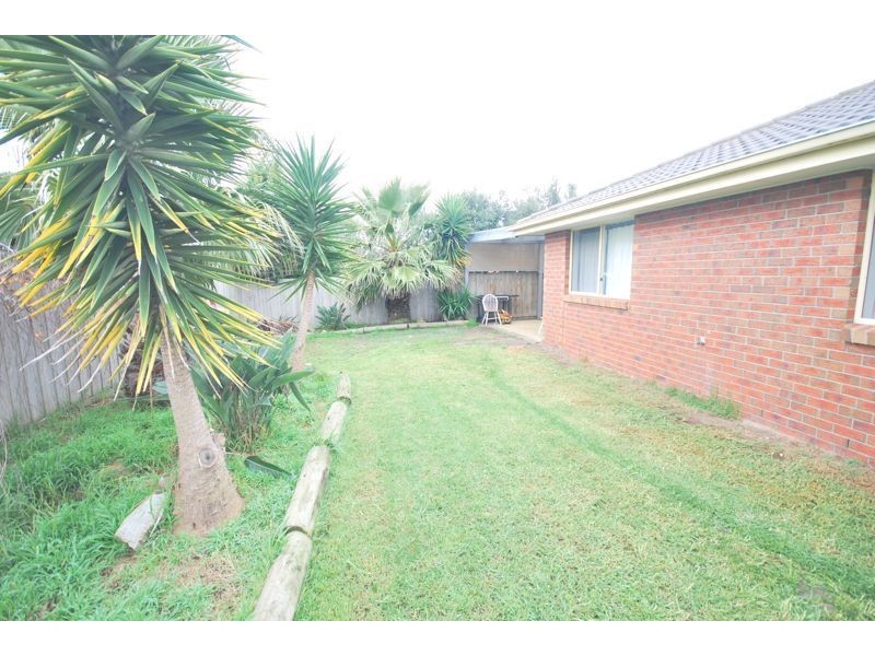 7 Nyah Place, Cranbourne West VIC 3977