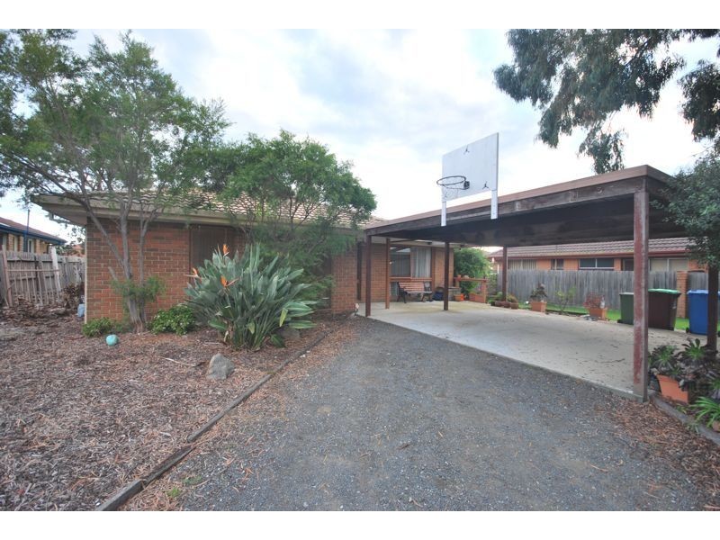 14 Heywood Crescent, Cranbourne North VIC 3977