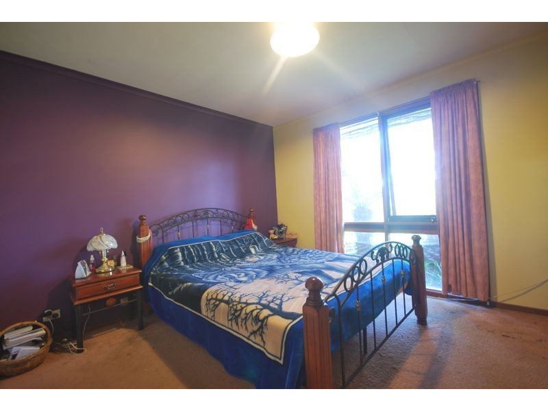 14 Heywood Crescent, Cranbourne North VIC 3977