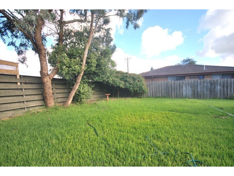 14 Heywood Crescent, Cranbourne North VIC 3977