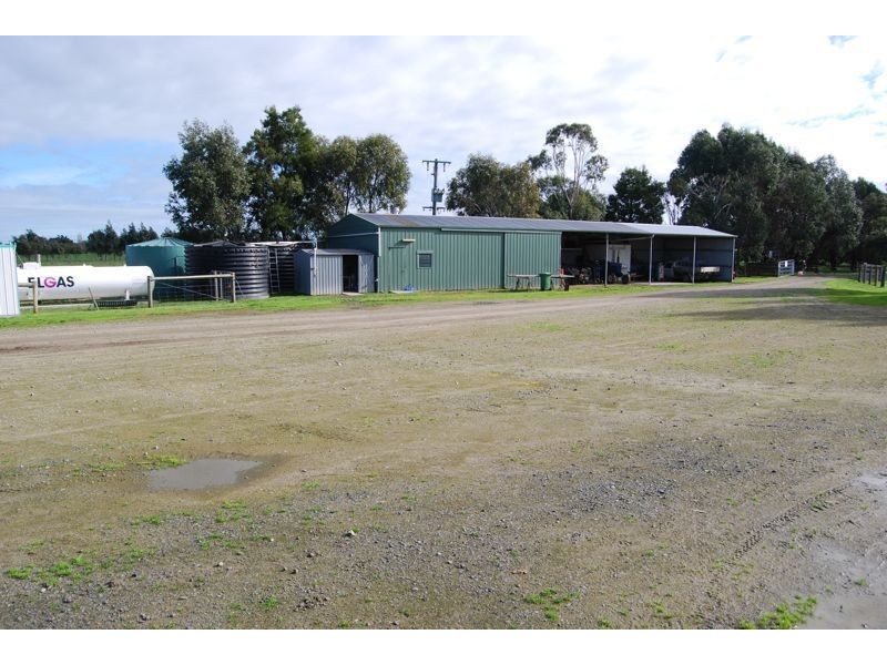 260 McCraws Road, Nar Nar Goon VIC 3812