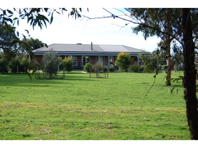 260 McCraws Road, Nar Nar Goon VIC 3812
