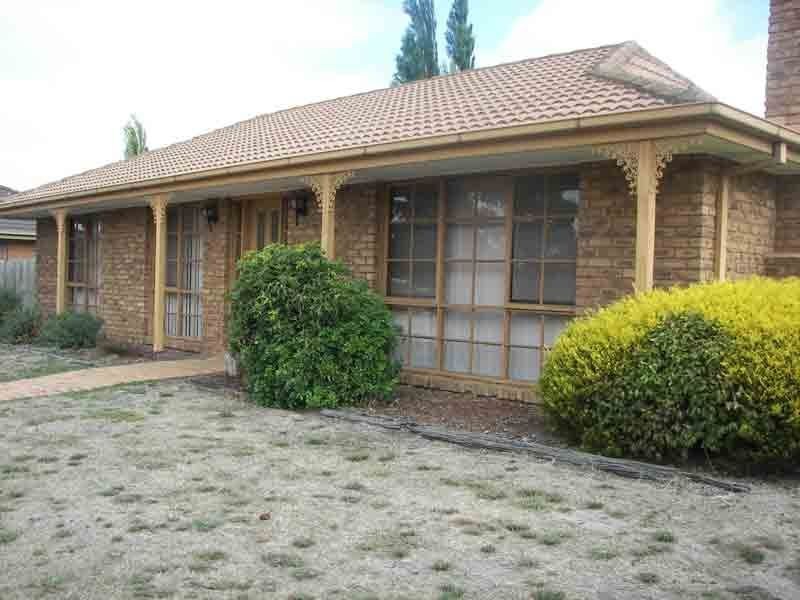 20 Courtenay Avenue, Cranbourne North VIC 3977