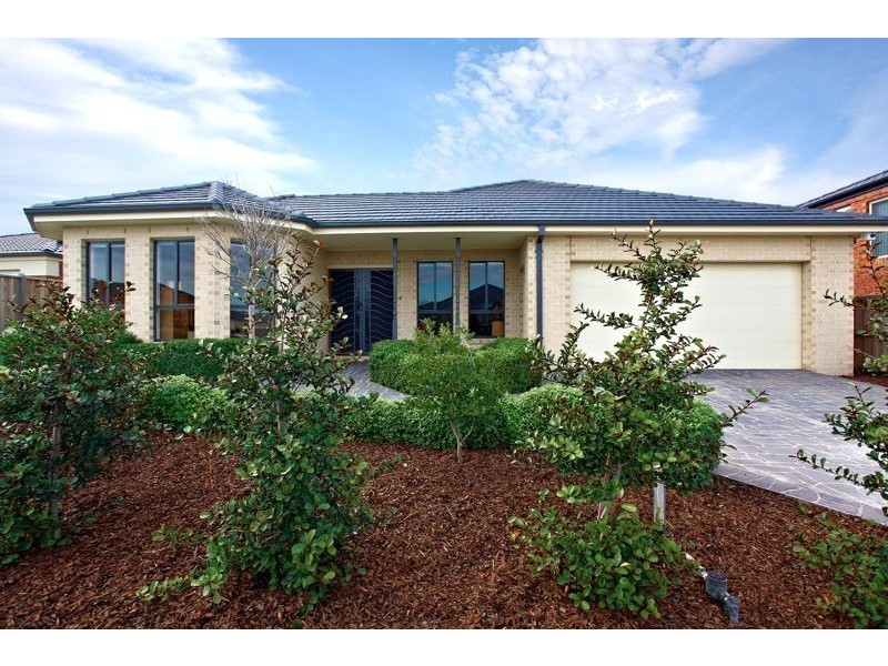 6 Castawellan Street, Cranbourne VIC 3977
