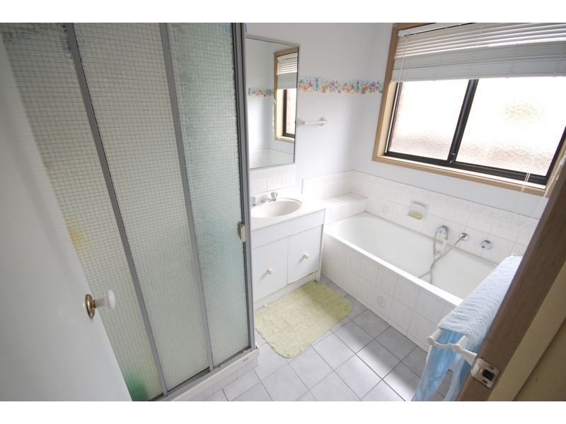 5 Lowther Court, Cranbourne North VIC 3977