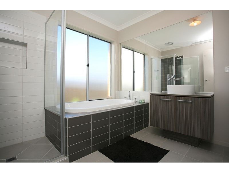 56 Melington Drive, Lyndhurst VIC 3975