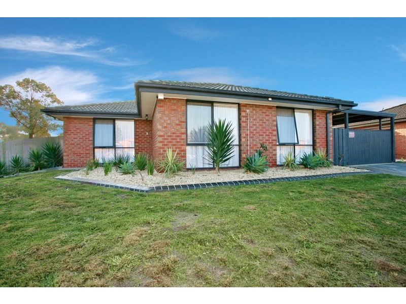 7 Josephine Avenue, Cranbourne North VIC 3977