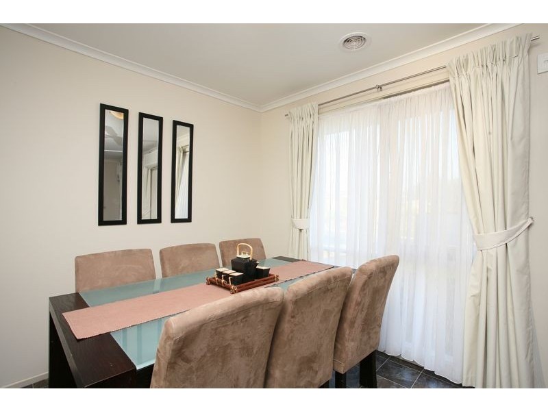 7 Josephine Avenue, Cranbourne North VIC 3977