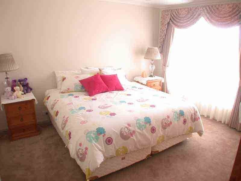 13 Boronia Avenue, Cranbourne North VIC 3977