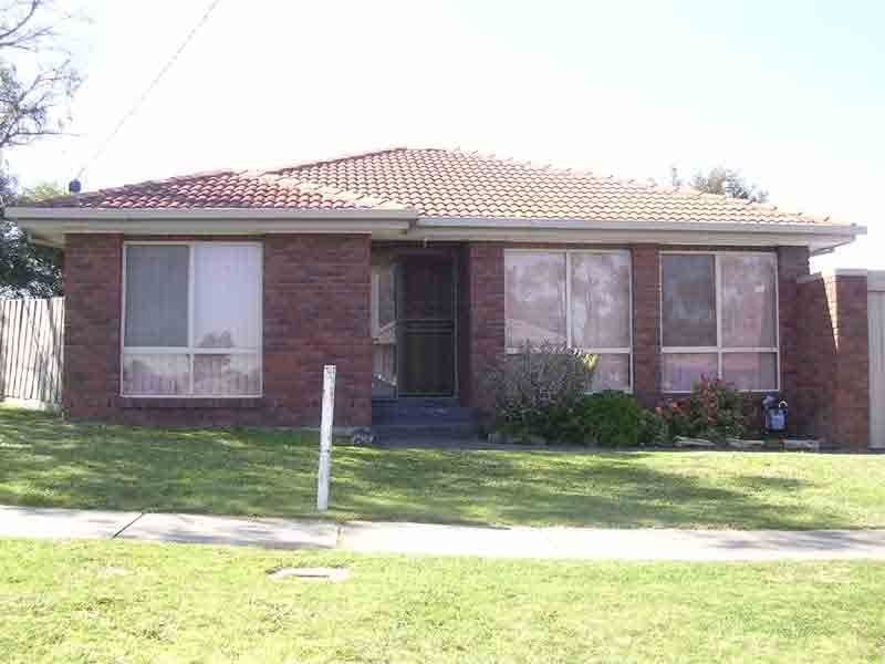 1/48 Courtenay Avenue, Cranbourne VIC 3977