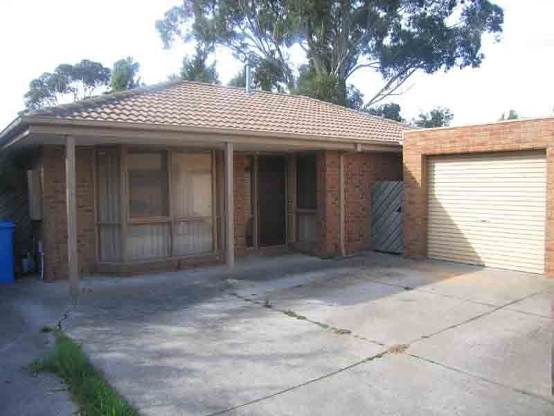 2/20 Circle Drive, Cranbourne VIC 3977