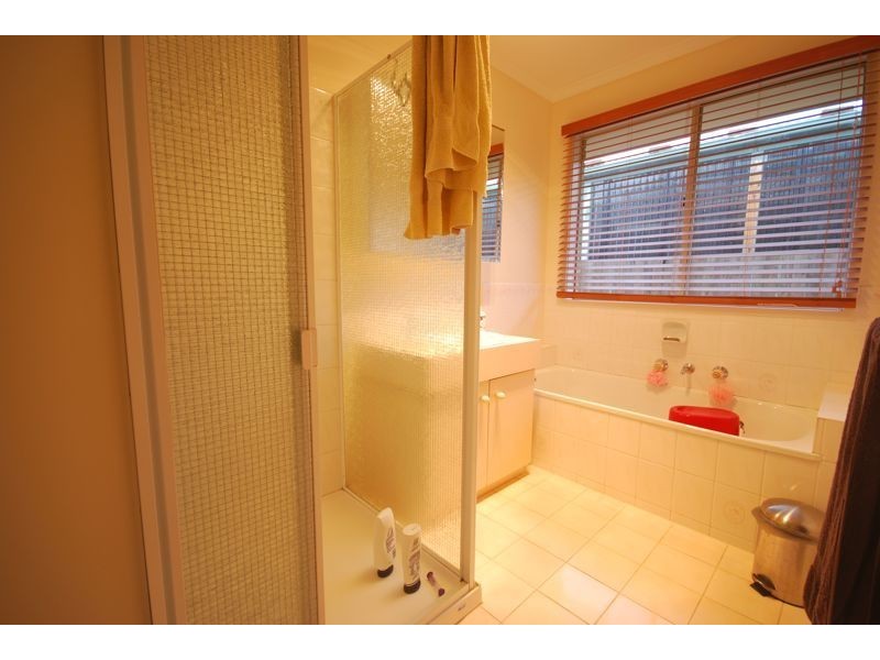 5 Reginald Court, Cranbourne West VIC 3977