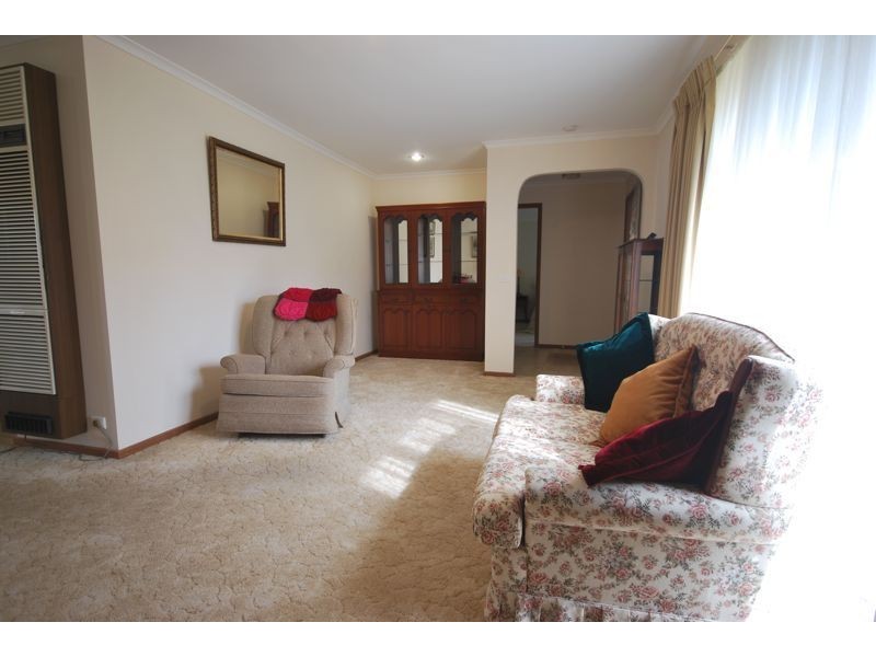 16 Mulberry Court, Cranbourne North VIC 3977