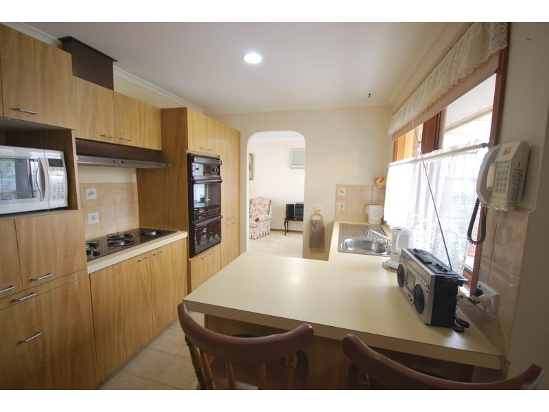 16 Mulberry Court, Cranbourne North VIC 3977