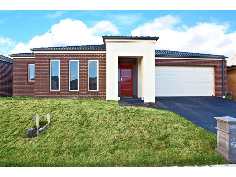 8 Northumbria Street, Cranbourne East VIC 3977