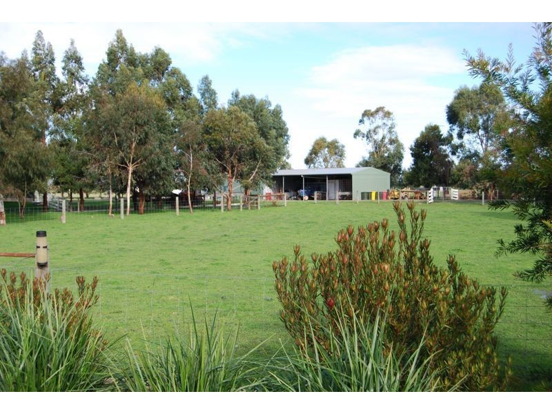 260 McCraws Road, Nar Nar Goon VIC 3812