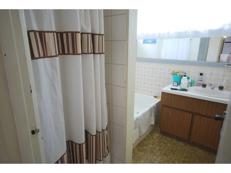 1/2 Fairfield Street, Cranbourne VIC 3977