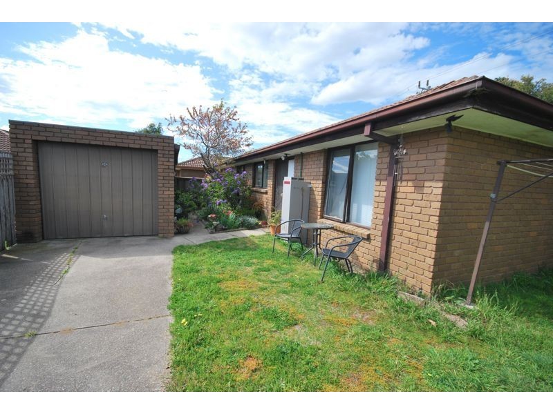 1/2 Fairfield Street, Cranbourne VIC 3977