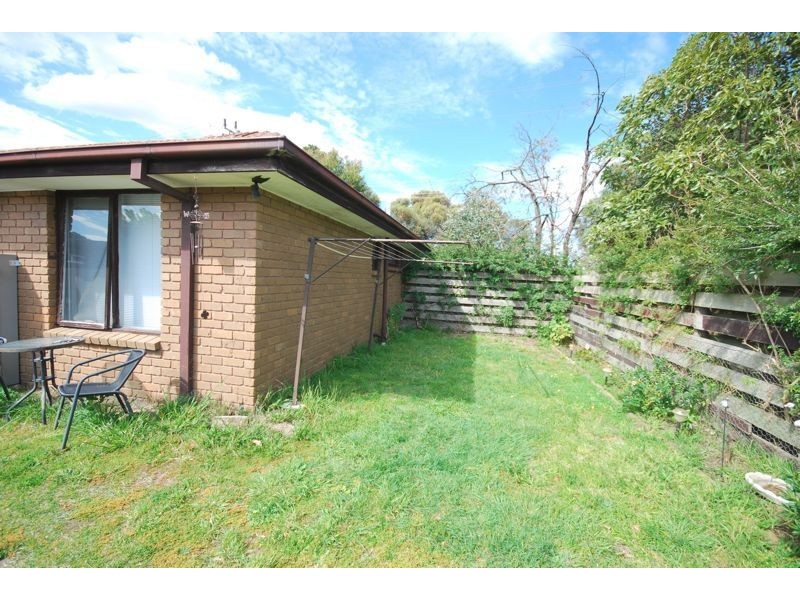 1/2 Fairfield Street, Cranbourne VIC 3977