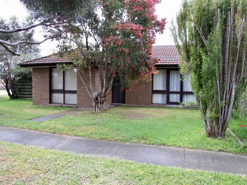 1/2 Fairfield Street, Cranbourne VIC 3977