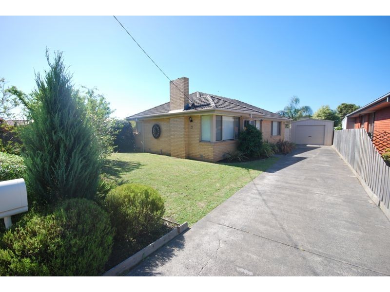 21 Bruce Street, Cranbourne VIC 3977